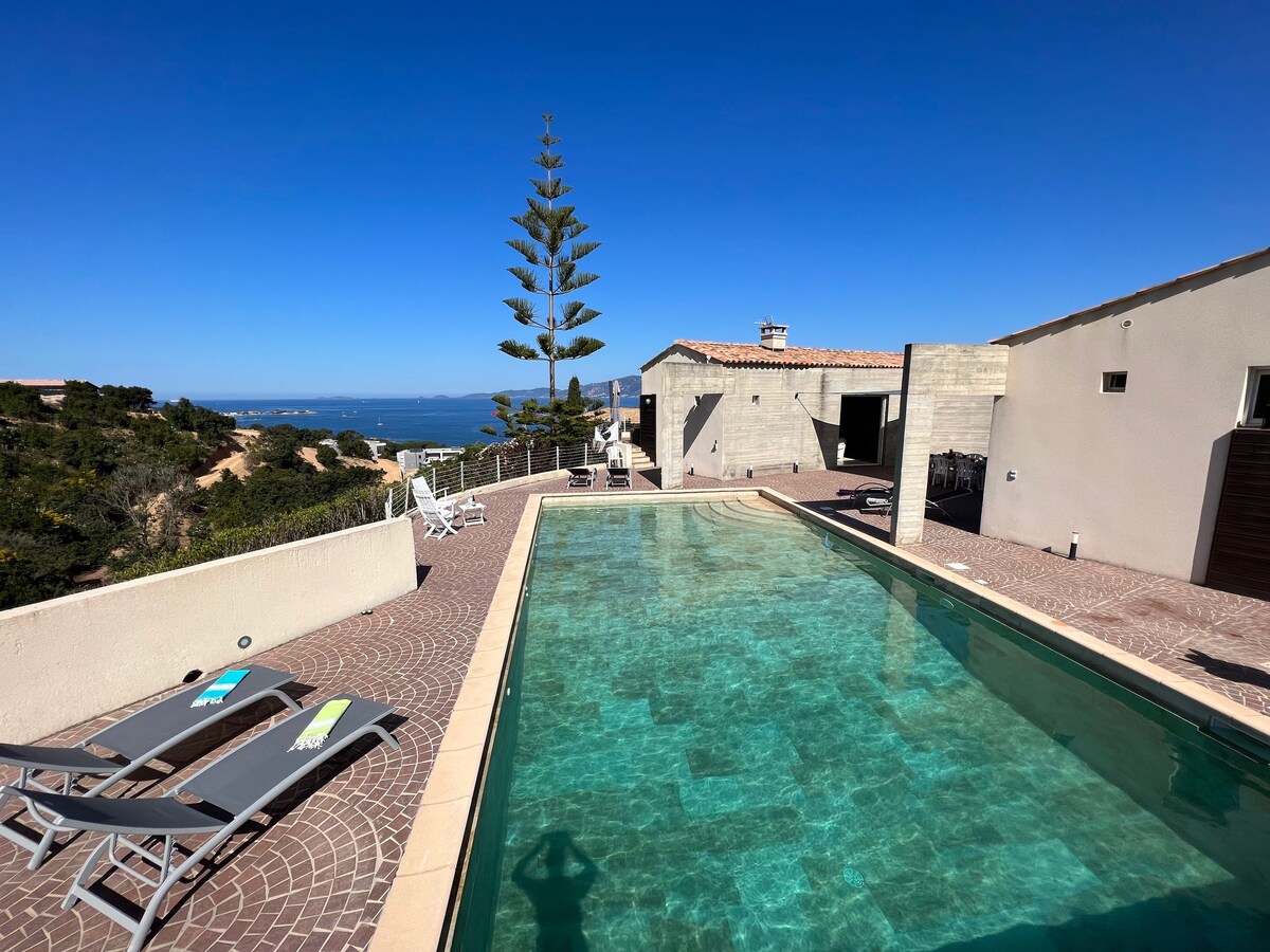 VILLA AVEC VUE PANORAMIQUE MER *