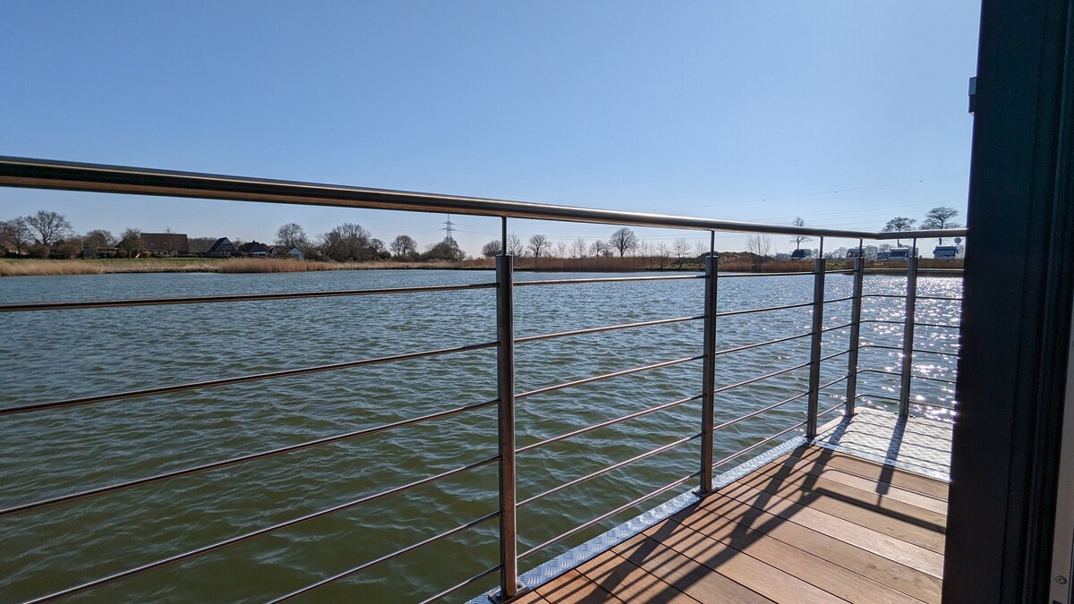 Hausboot "Wangermeerblick" (Floating Home)