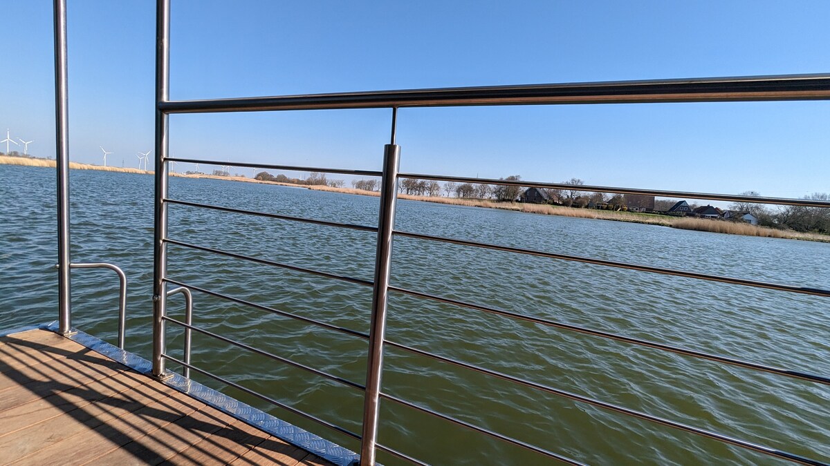 Hausboot "Wangermeerblick" (Floating Home)