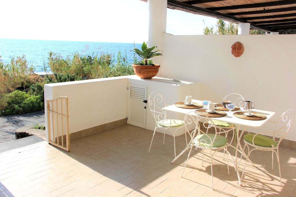 Central Apartment near the beach and harbor