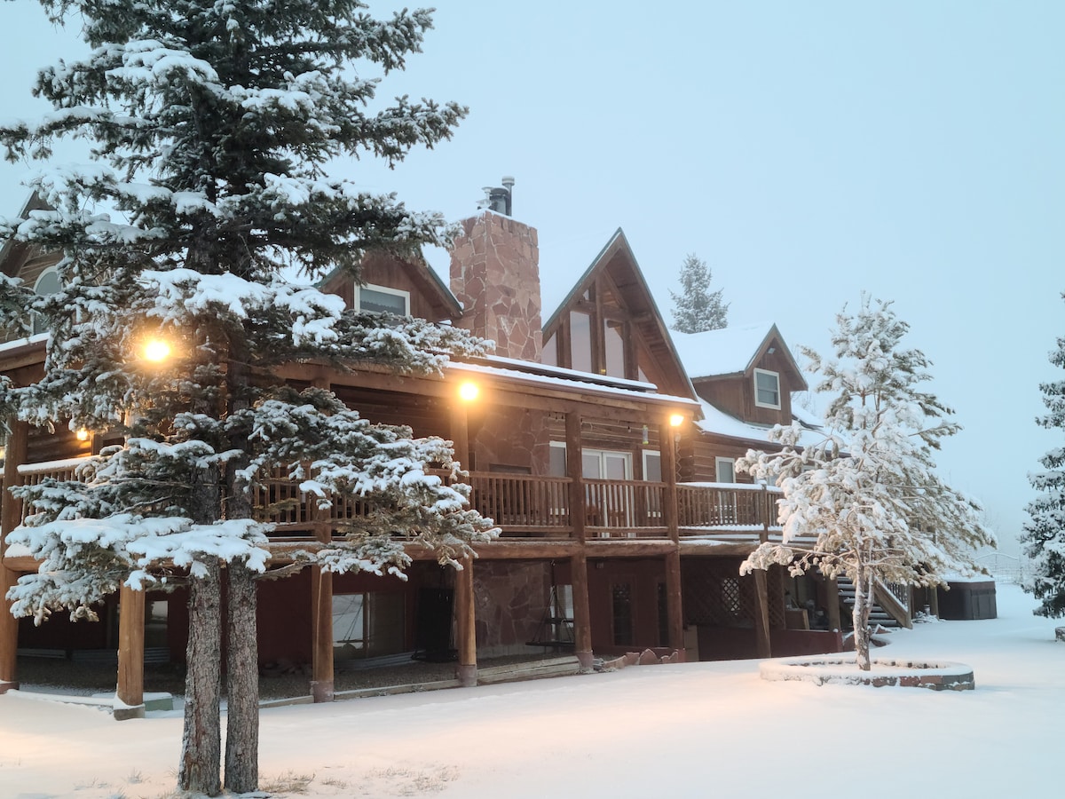 Large, secluded cabin hosted by Marty & Merilee