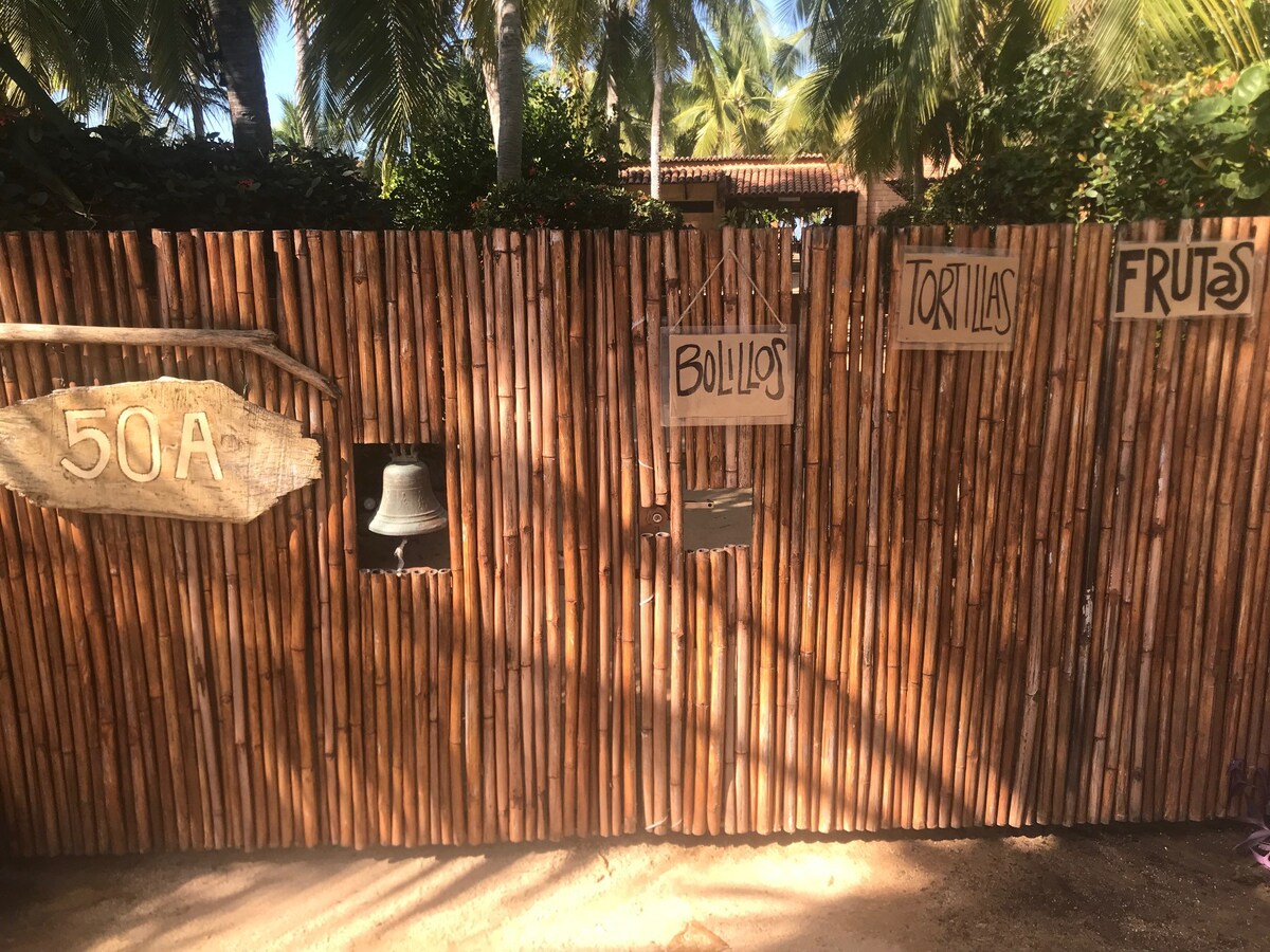 Ocean Lover's Paradise - Balcony Room