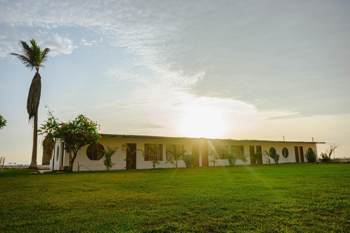 Jahuay Center, Casa de playa