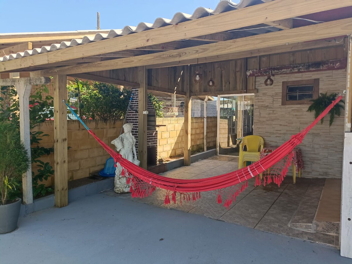 CASA com Piscina na Enseada de Brito-Palhoça