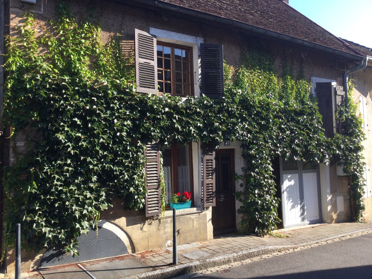 CHEZ MICHELINE Maison Vigneronne Arbois 2至6人