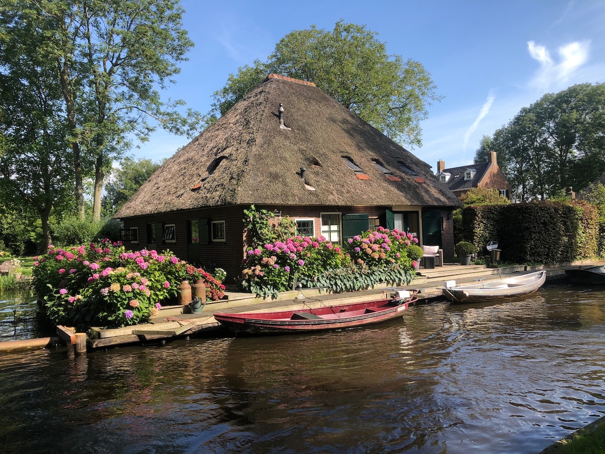 Plompeblad Guesthouse Giethoorn