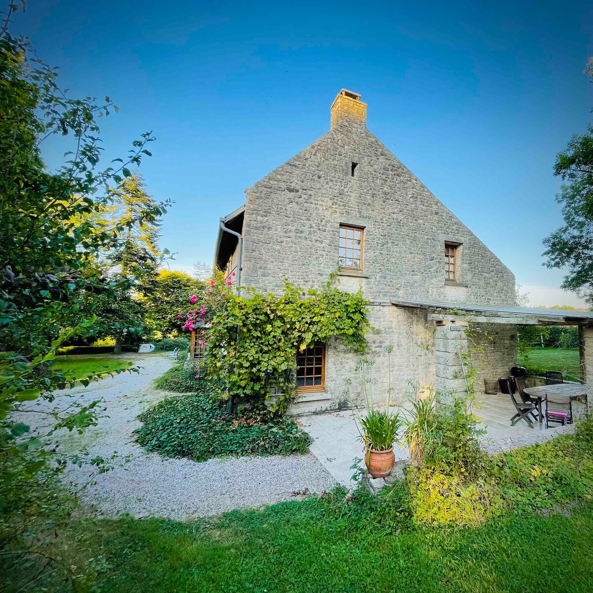 Château de Monfréville - POND COTTAGE