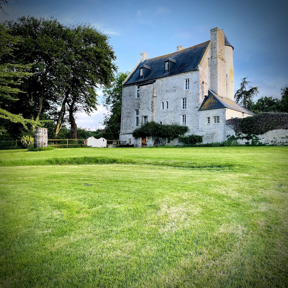 Château de Monfréville - POND COTTAGE