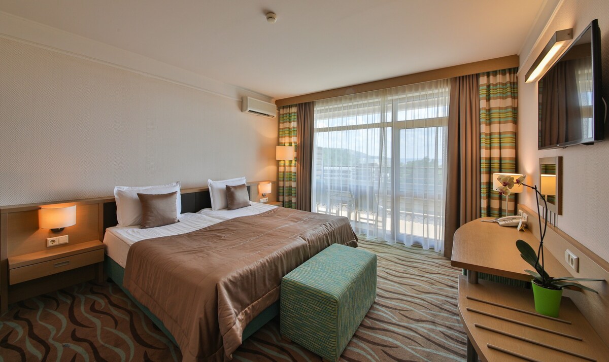 Panorama Superior Suite in Flamingo Grand 5*