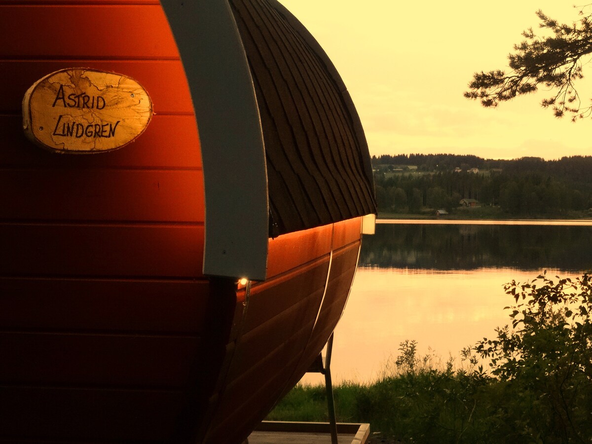 Lakeside sleeping barrel, SAUNA,CANOE,FIRE (AL)