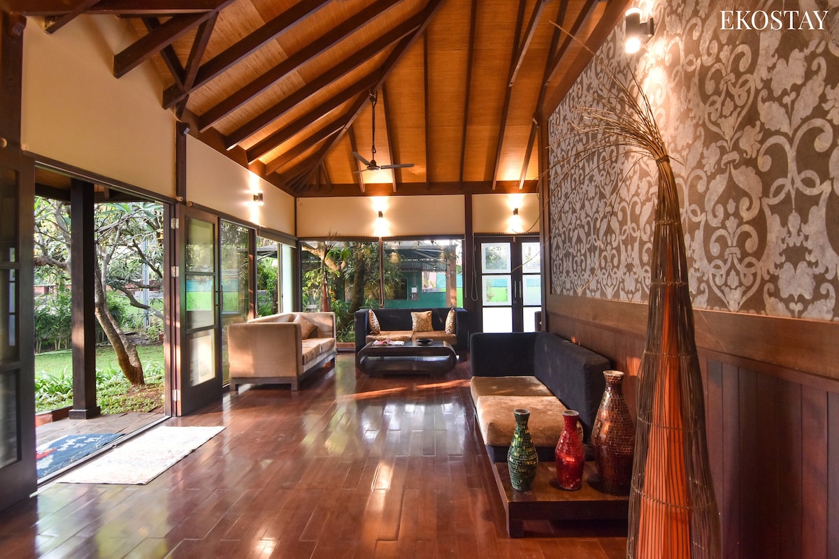 EKOSTAY | Bali Style Villa- Next to Mandwa Jetty