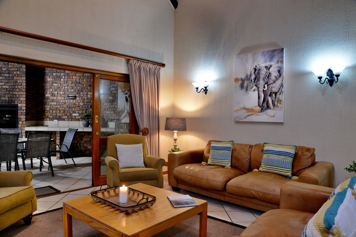 Cambalala - Private Villa within Kruger Park Lodge