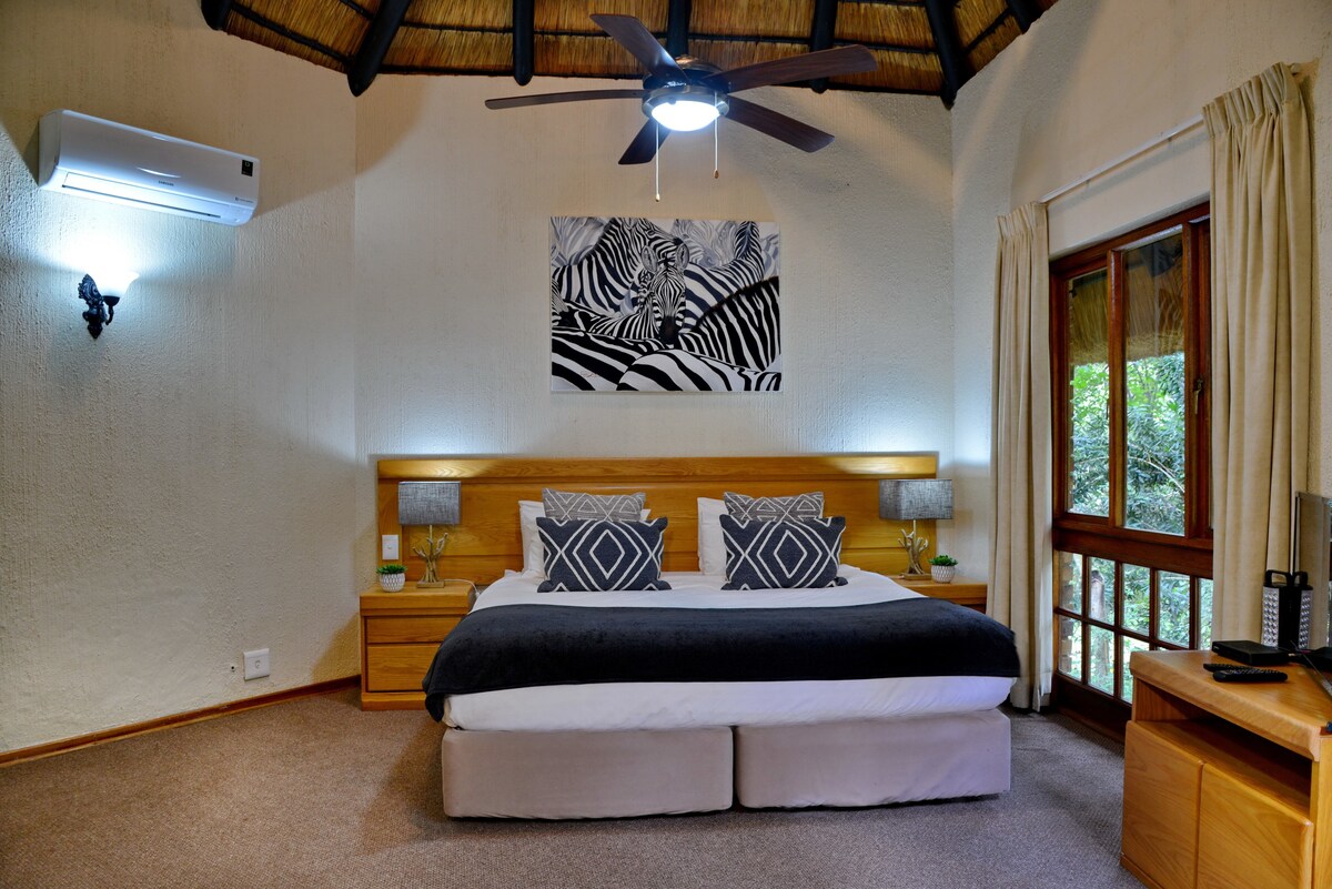 Cambalala - Private Villa within Kruger Park Lodge