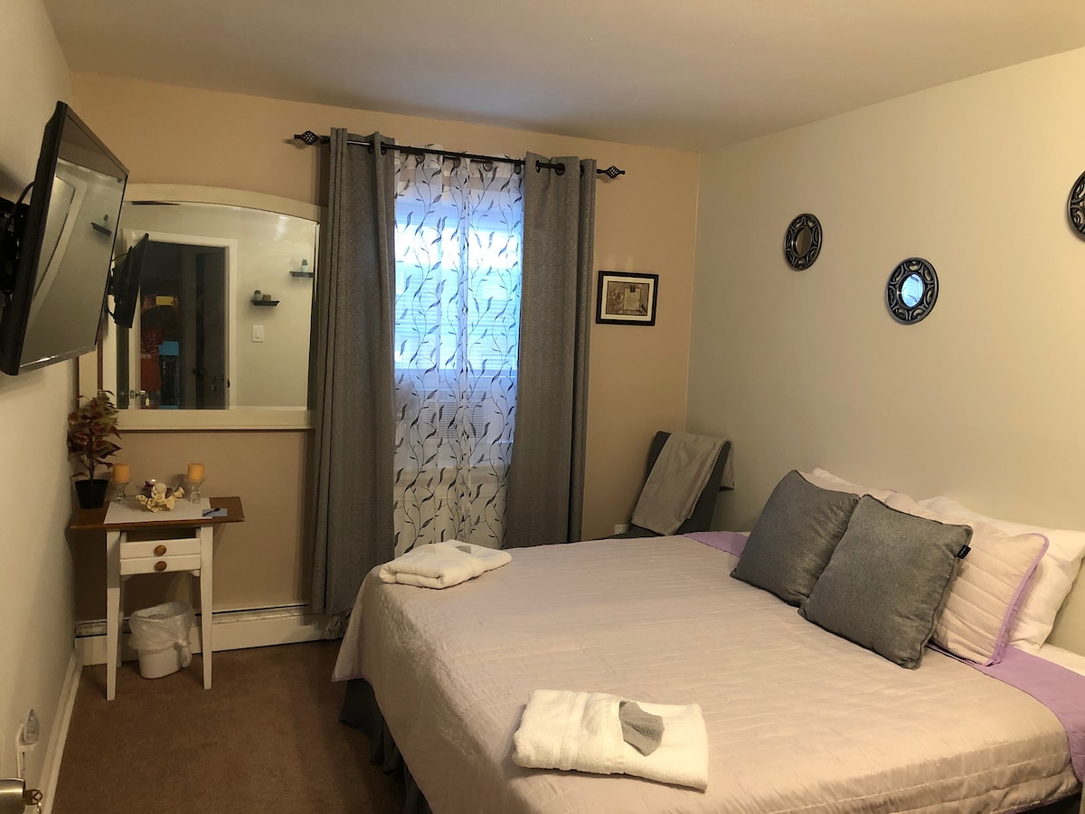 CheKells  Cozy 2 Bedroom  Unit A in Brooklyn