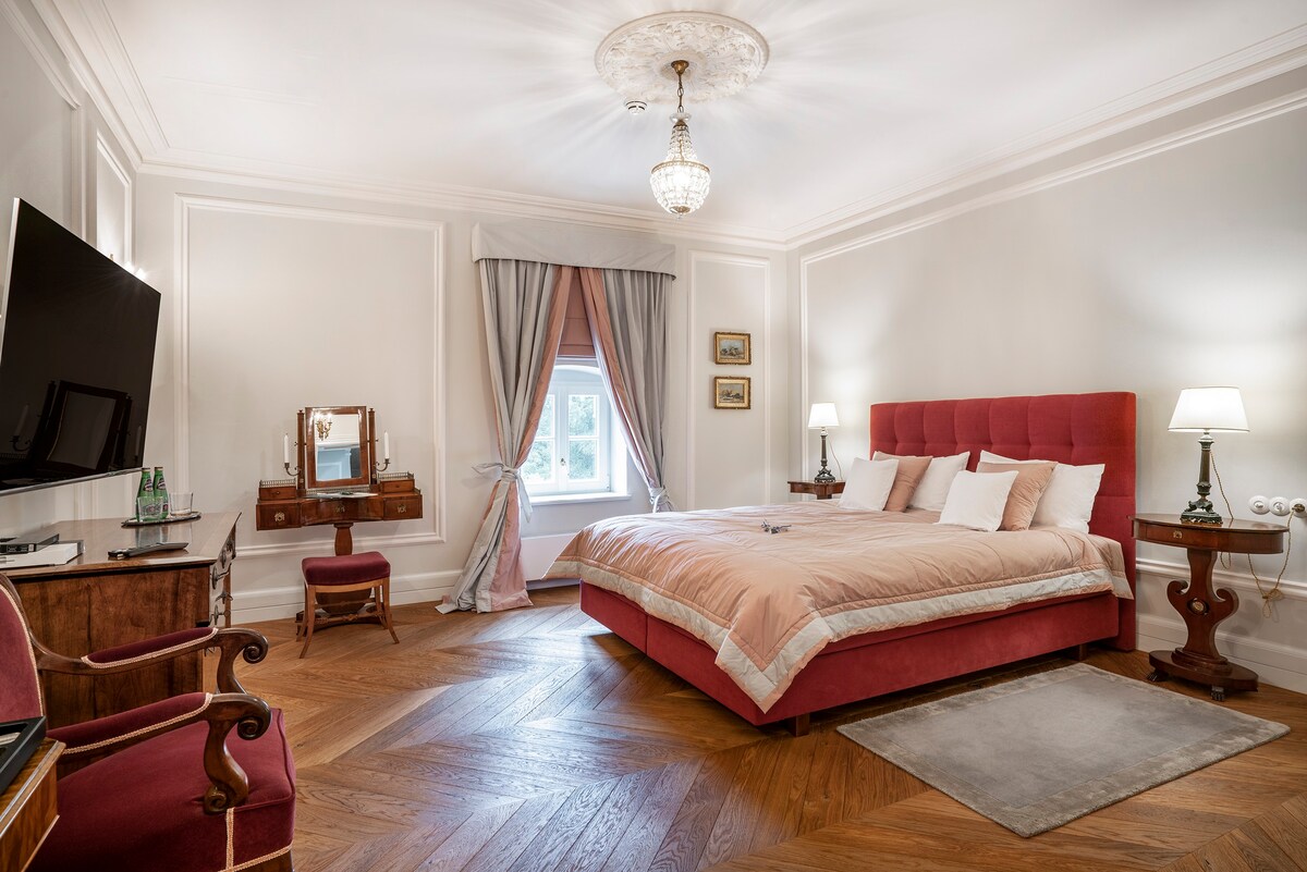 Manowce Palace - Suite with Garden View (Room 16)