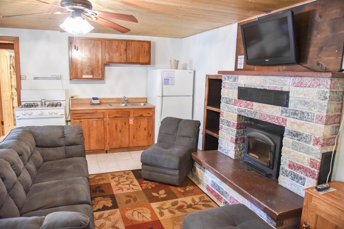 3BR 2BA on river | at ski lift | on Main St