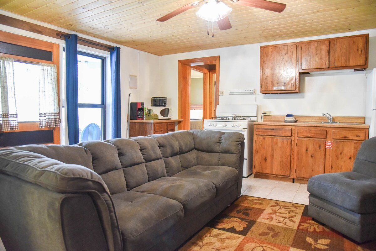 3BR 2BA on river | at ski lift | on Main St