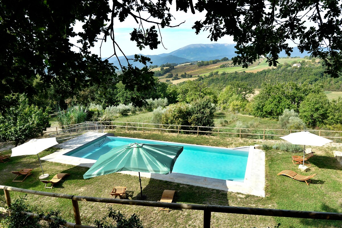 Villa Antorrita Farmhouse, infinity pool, ensuite