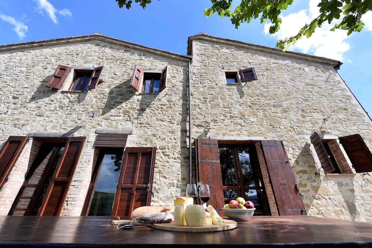 Villa Antorrita Farmhouse, infinity pool, ensuite