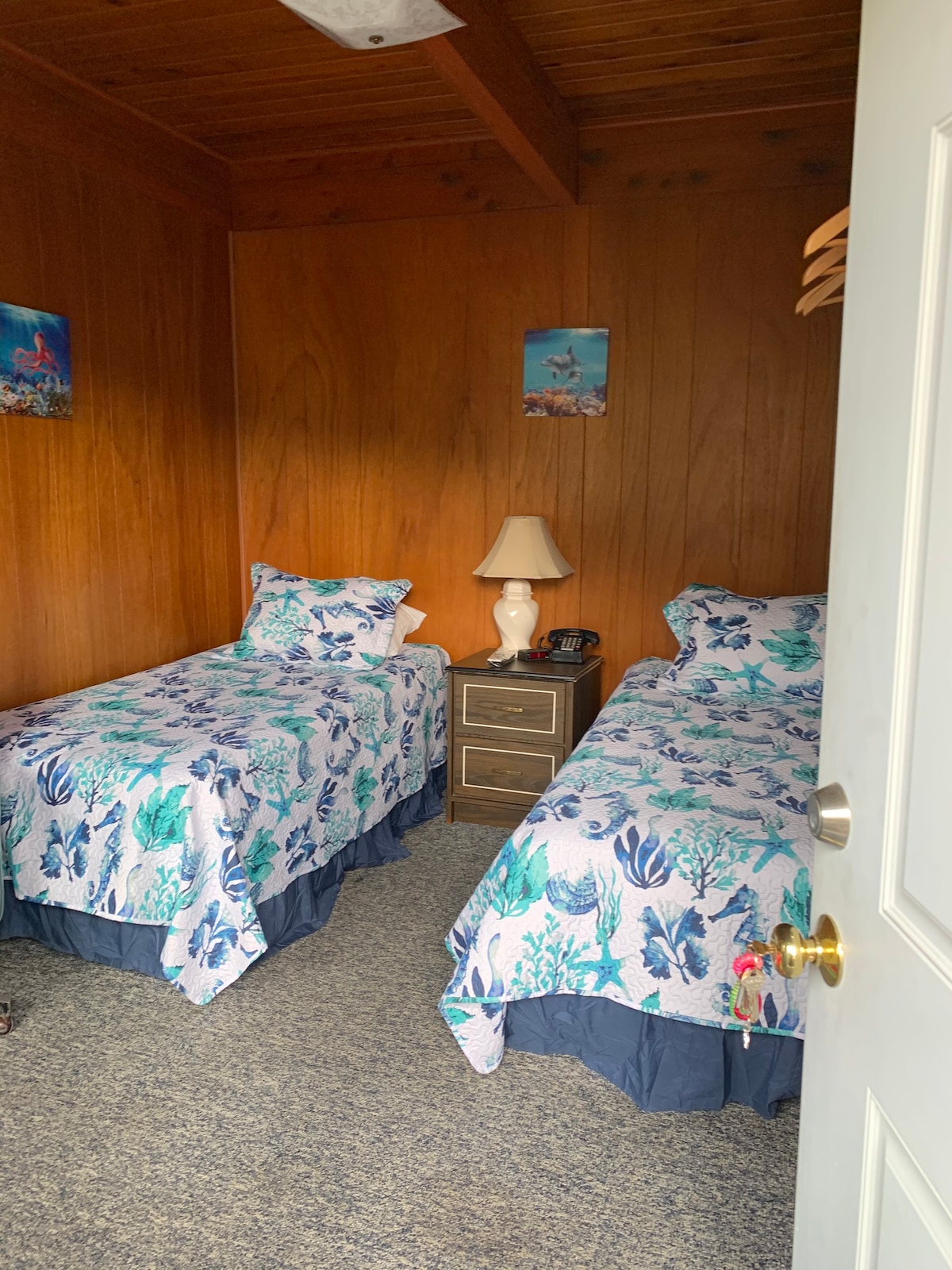 Curley 's Resort -两张双床房，带小厨房-Sekiu-H