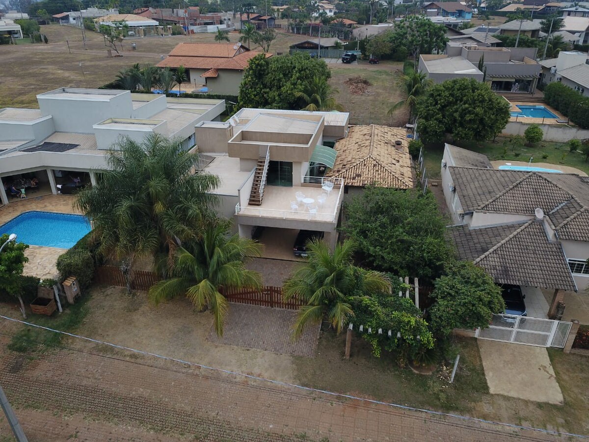 Rancho LINDO, Lazer COMPLETO em CONDOMÍNIO FECHADO