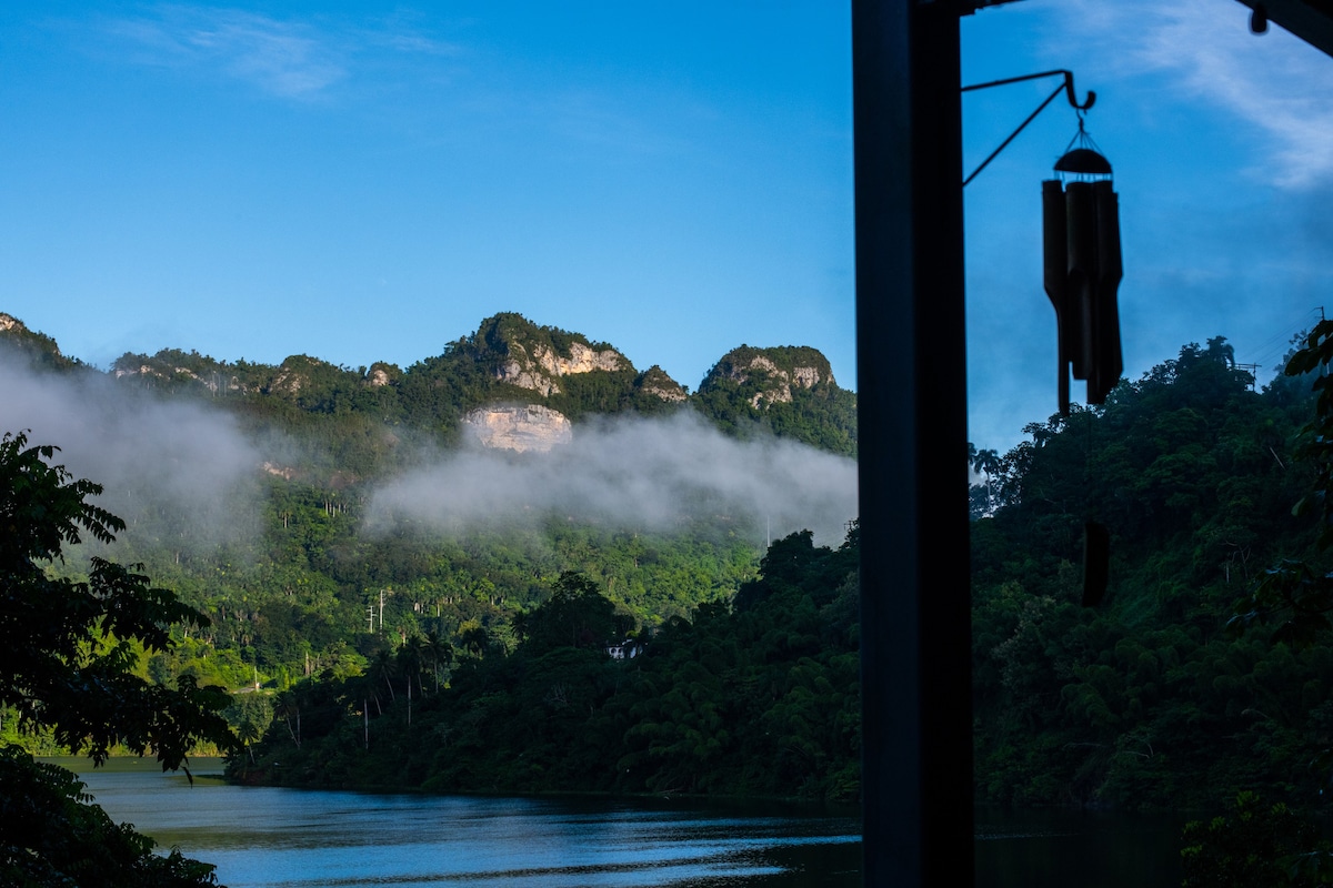 Lakefront Villa - Dos Bocas Lake, Utuado