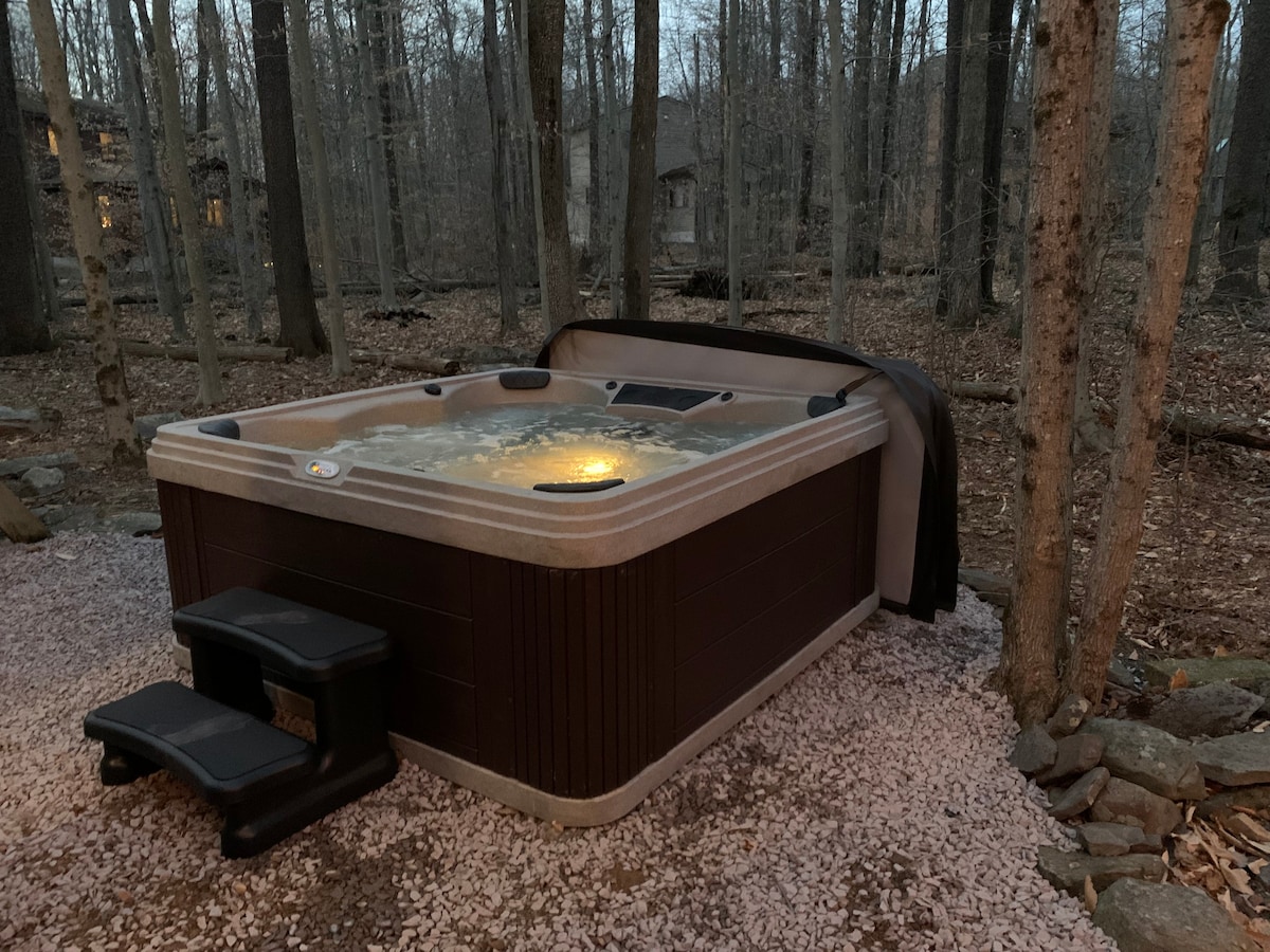 舒适的箭头湖小木屋，带全新热水浴缸