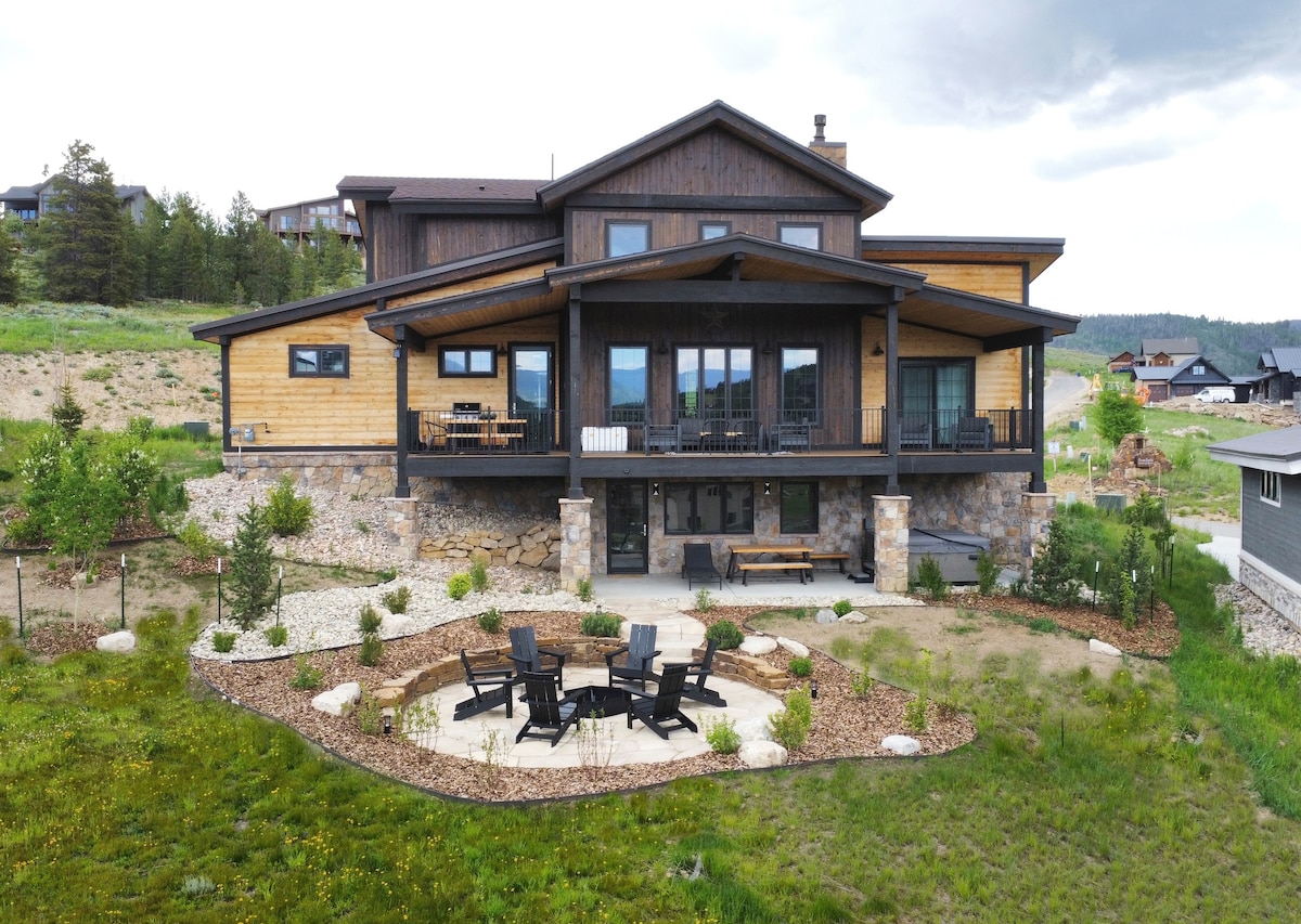 Lone Eagle Chalet at Granby Ranch - With Hot Tub!