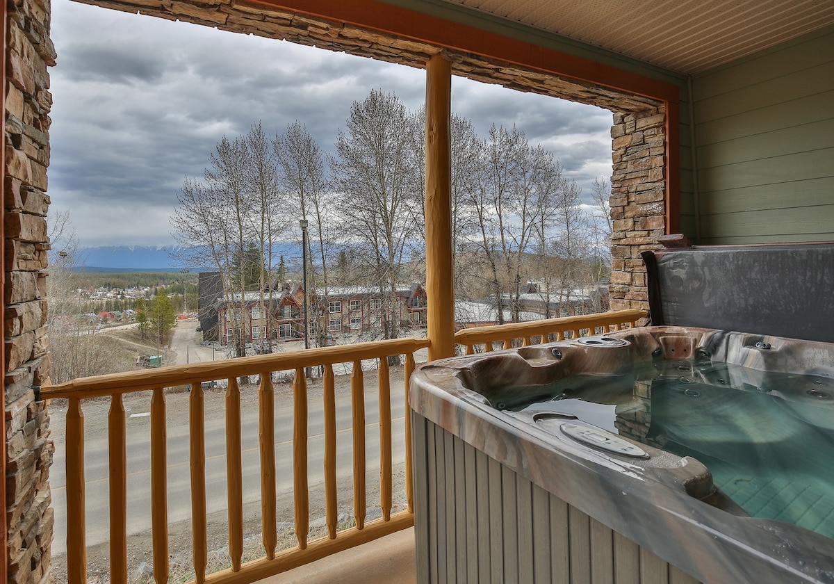 Sullivan Stone | 4 Bedrooms | Hot tub | Views!