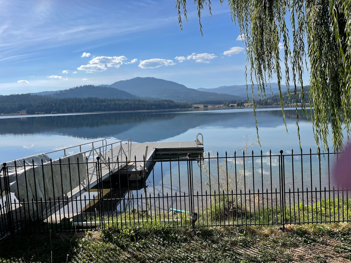 The Waterfront at Waitts Lake