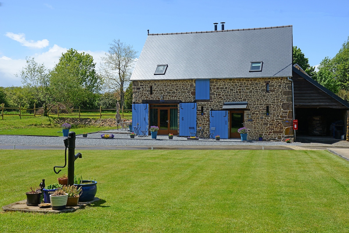 诺曼底/卢瓦尔谷仓（ L'HIRONDELLE Normandy/Loire Barn ）。