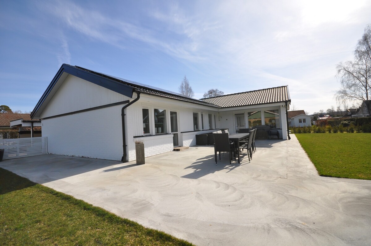 新装修的别墅，距离Båstad海滩450米