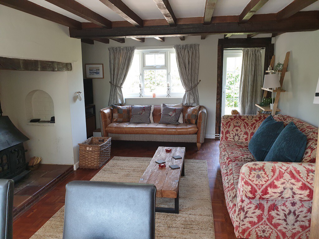 Rose Cottage, Burley,New Forest - EV, dogs welcome
