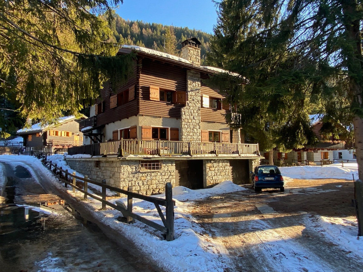 Charming Chalet in Champoluc