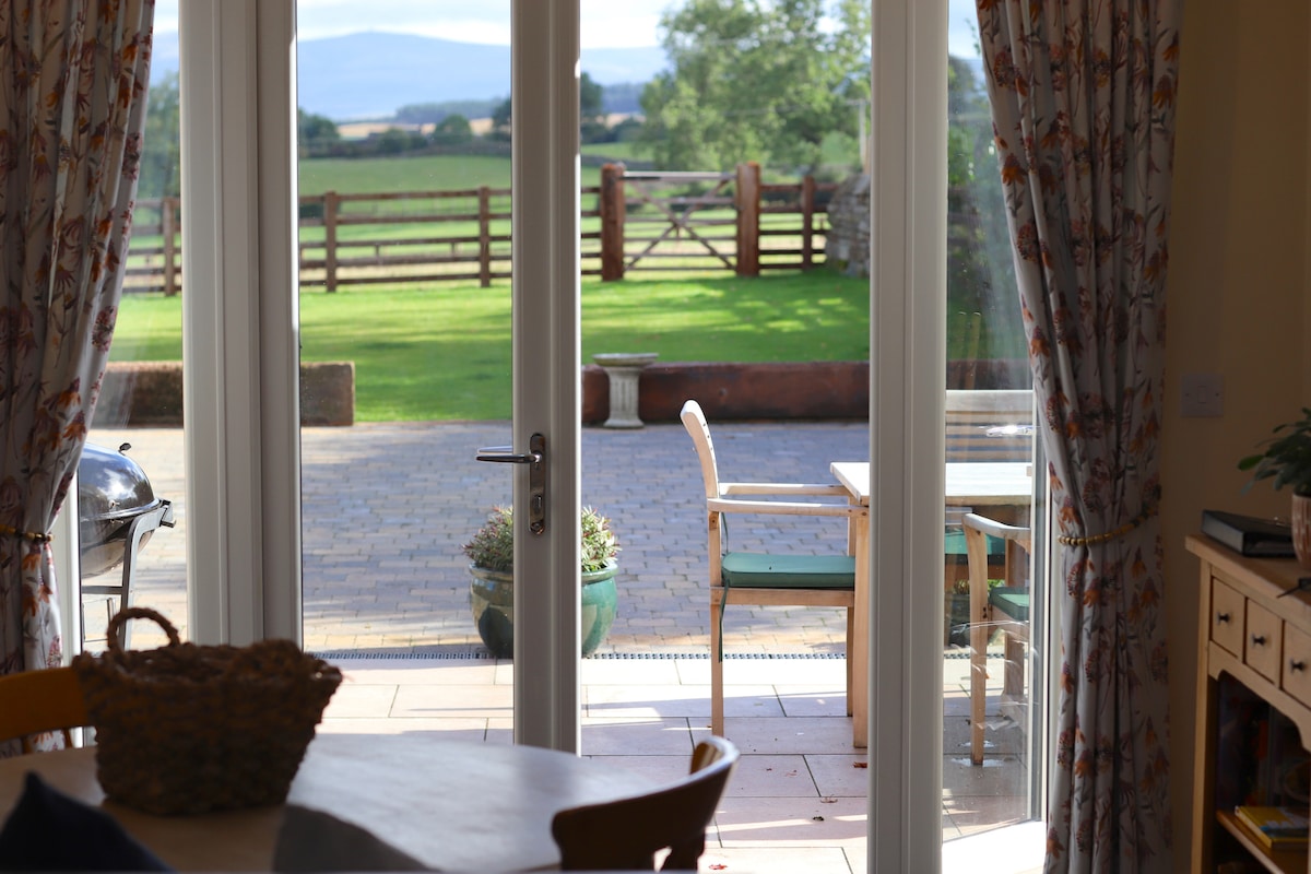 Carleton House & The Hot Tub.距Ullswater 5英里