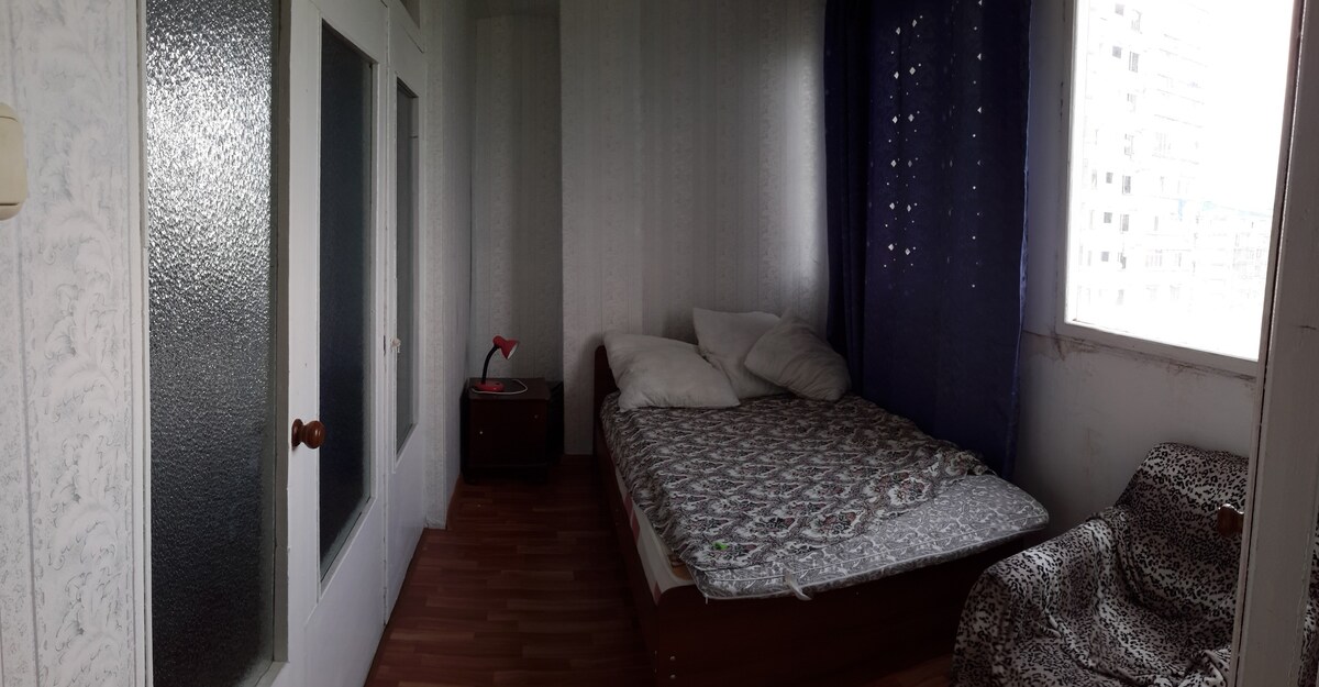 Pitsunda宽敞的单卧室公寓
