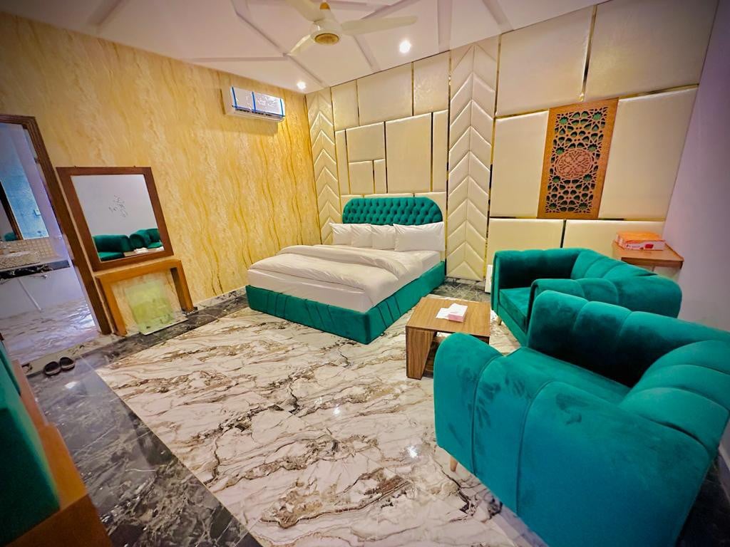 LUXURY ROOMS in MULTAN(Peaceful Environment)