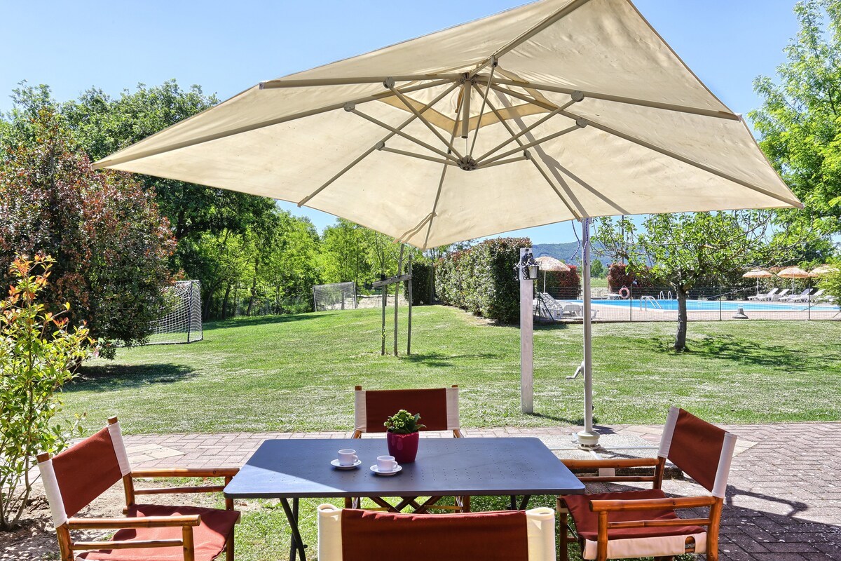 Rural Umbria | Farmhouse with pool & restaurant
