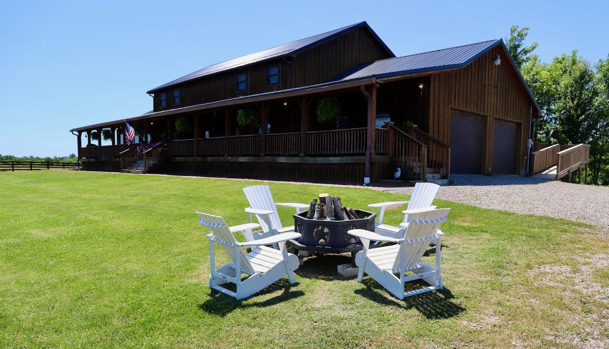 Lodge on 100 Secluded Acres in Hocking Hills