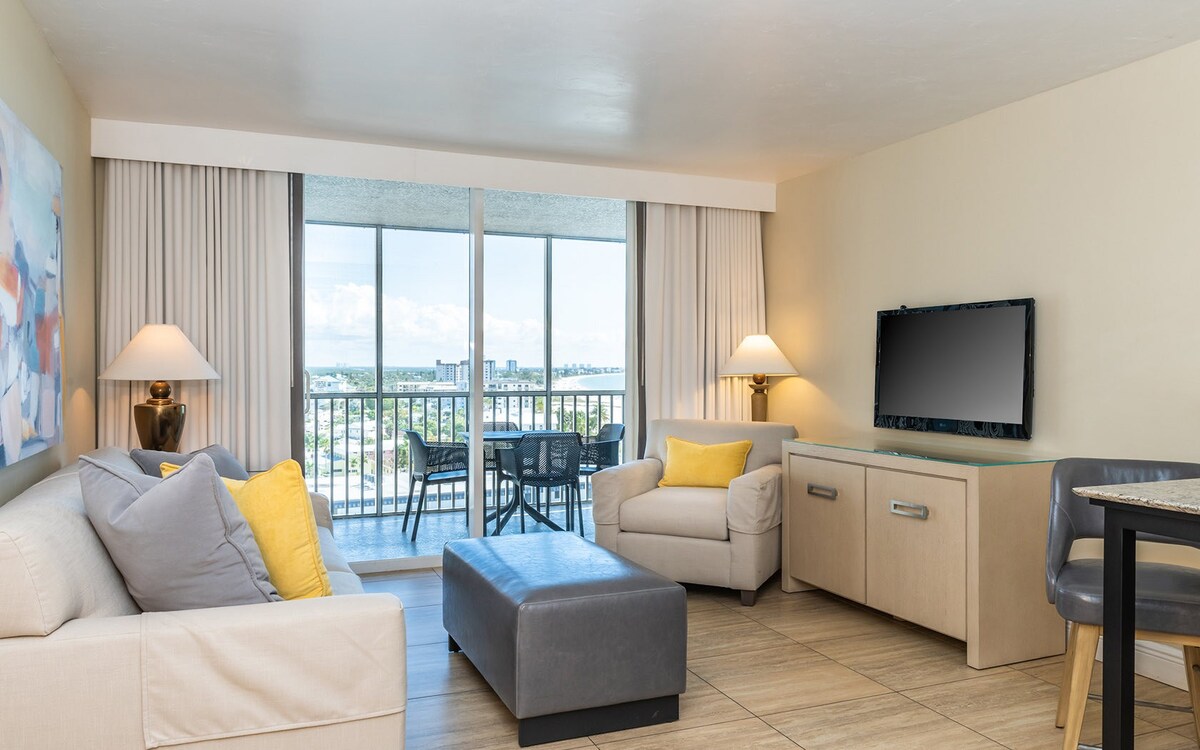 Diamond Head, Beach Front, Sat-Sat rental.