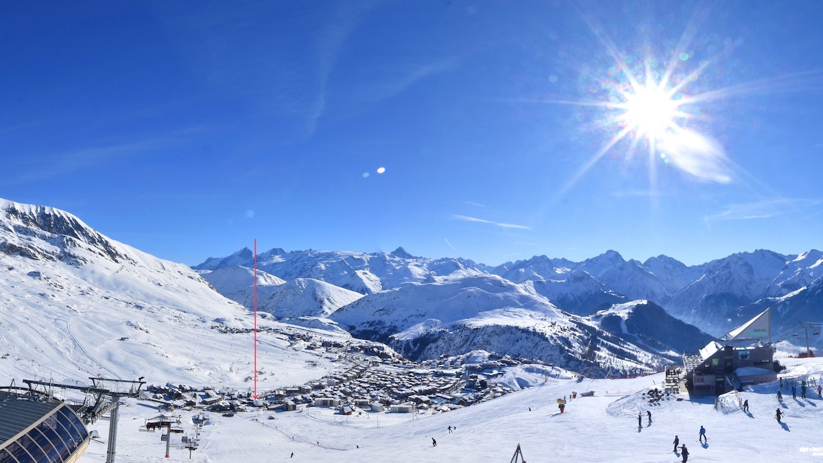 Alpe d 'Huez ht直达滑雪场，欣赏美景
