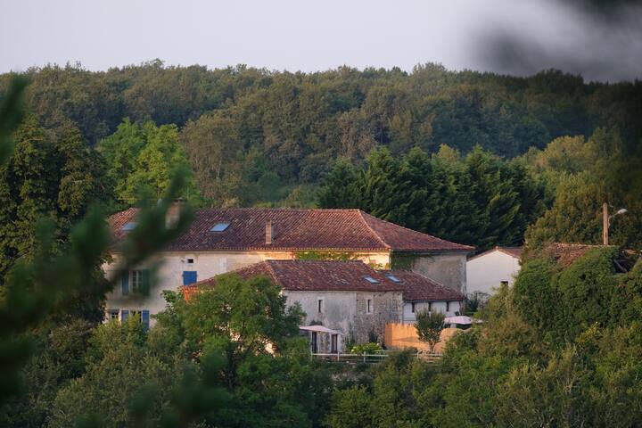 Mareuil en Périgord的民宿