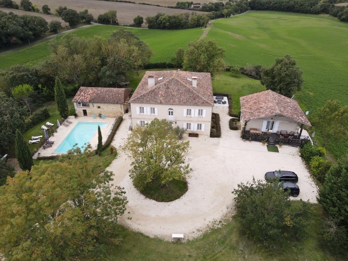 Lumières dorées de lomagne, gîte 15 personnes