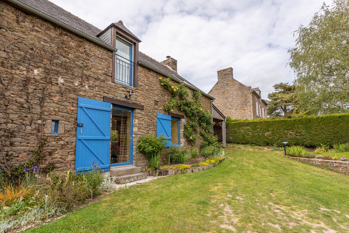 LA MAITRIE - country house with garden