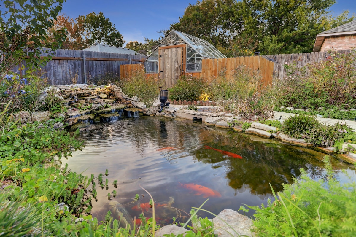 Koi ponds & Hot tub Modern Mid-Century Home