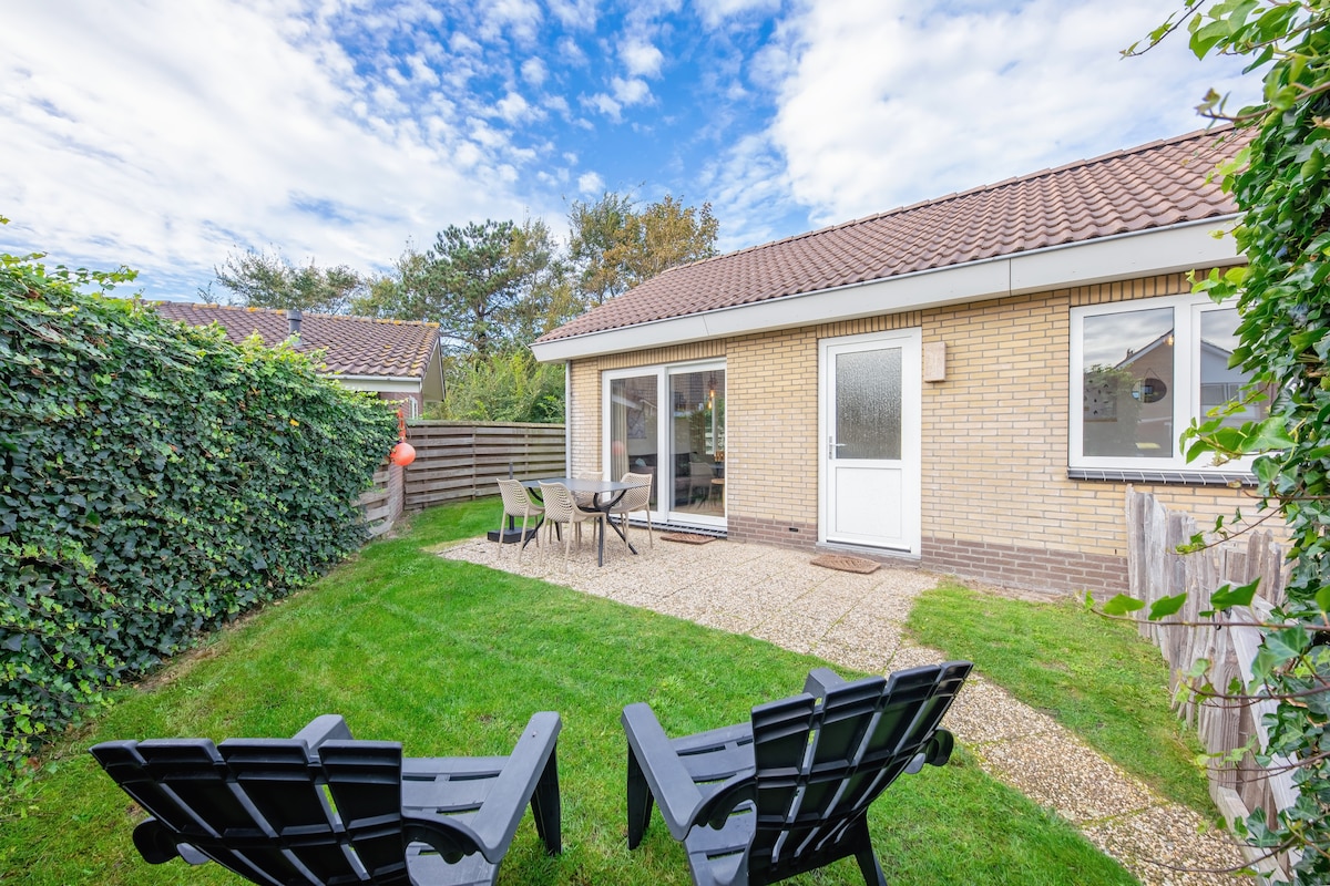 Holiday home of De Leeuwerik with beach finds