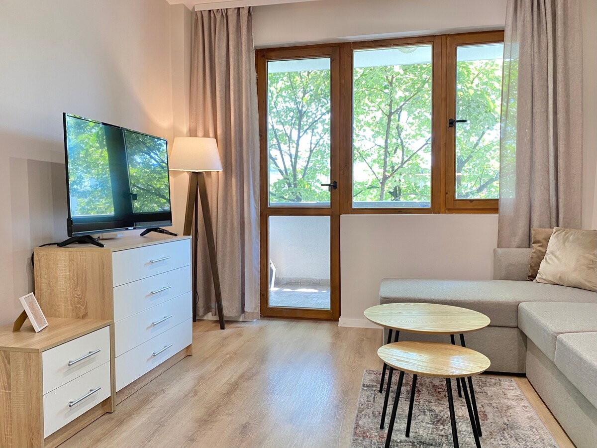 City Centre Bright & Cozy Apartment for 4 Guests