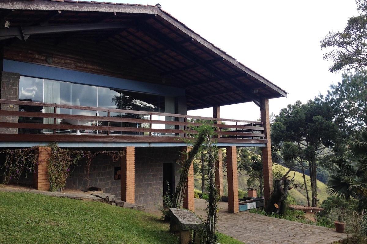 山中山中的天堂， Casa Refugio na Mantiqueira