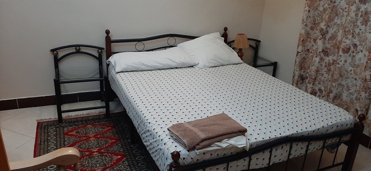 Cozy stay 20mins from the Main Bus Terminal (BnB)