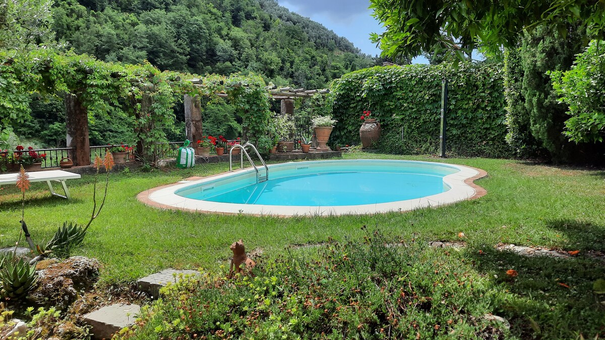 Lombrici别墅，带泳池供专用